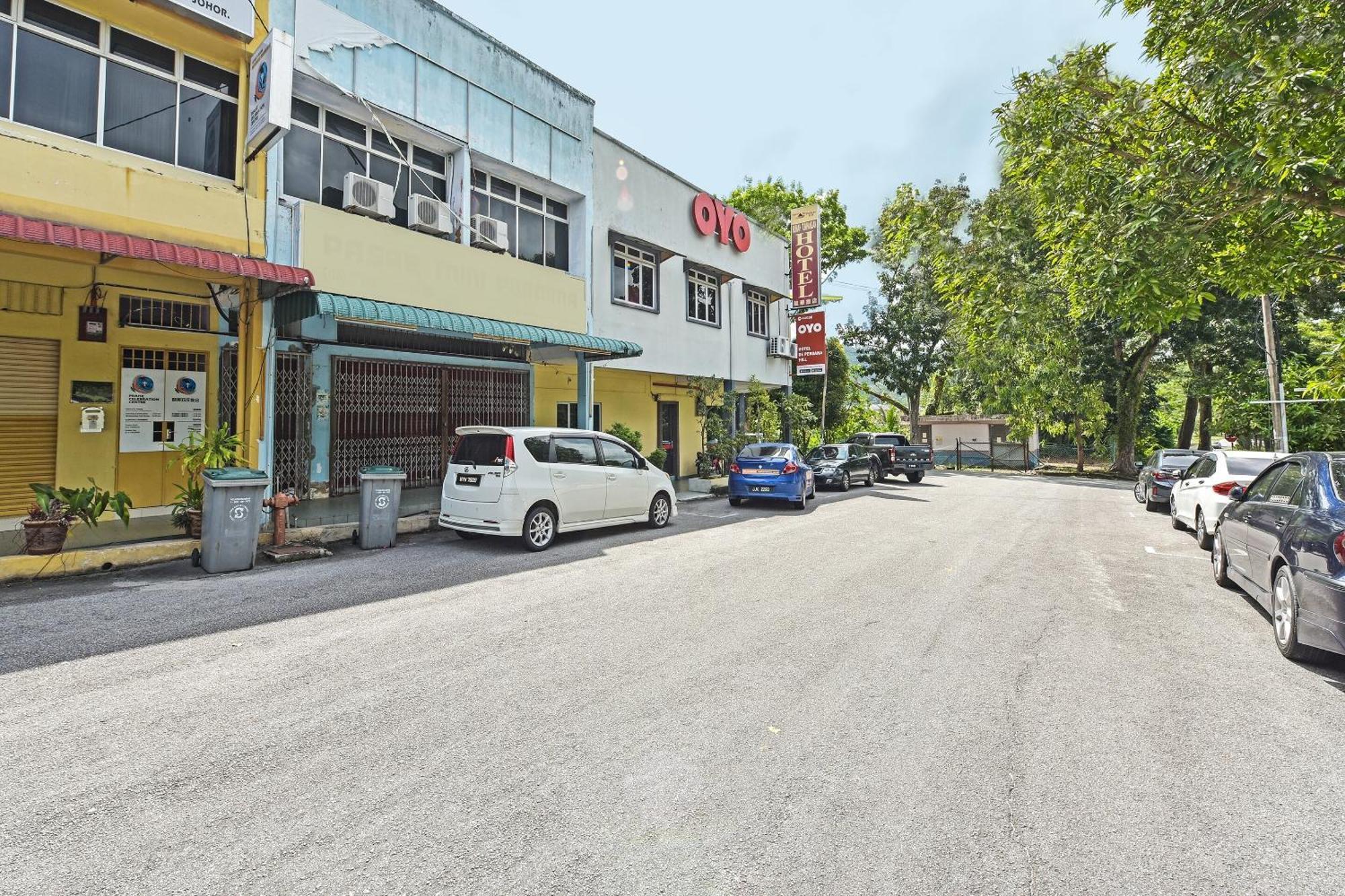Super Oyo 44036 Hotel De Perdana Hill Batu Pahat Exterior foto