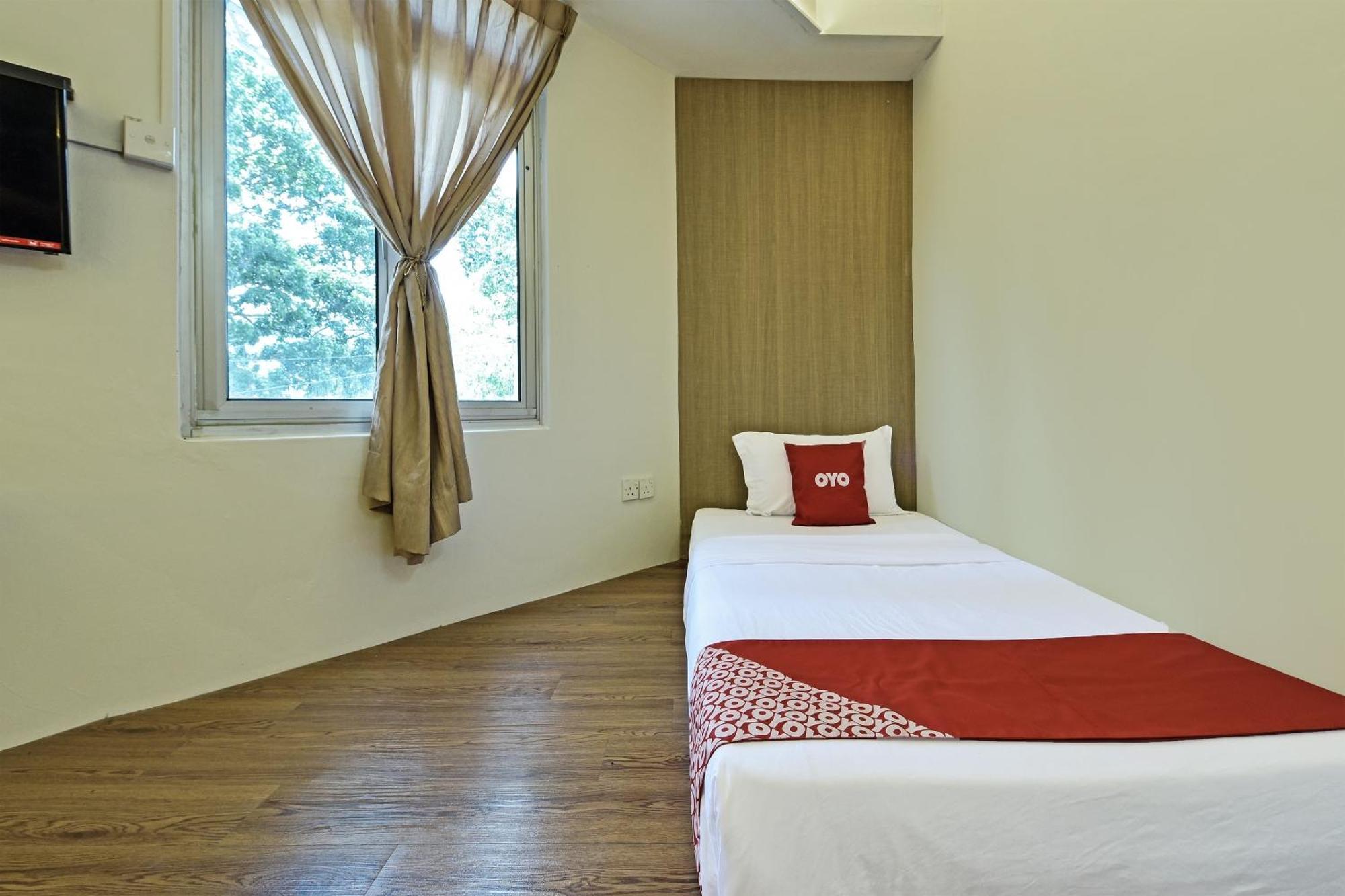 Super Oyo 44036 Hotel De Perdana Hill Batu Pahat Exterior foto